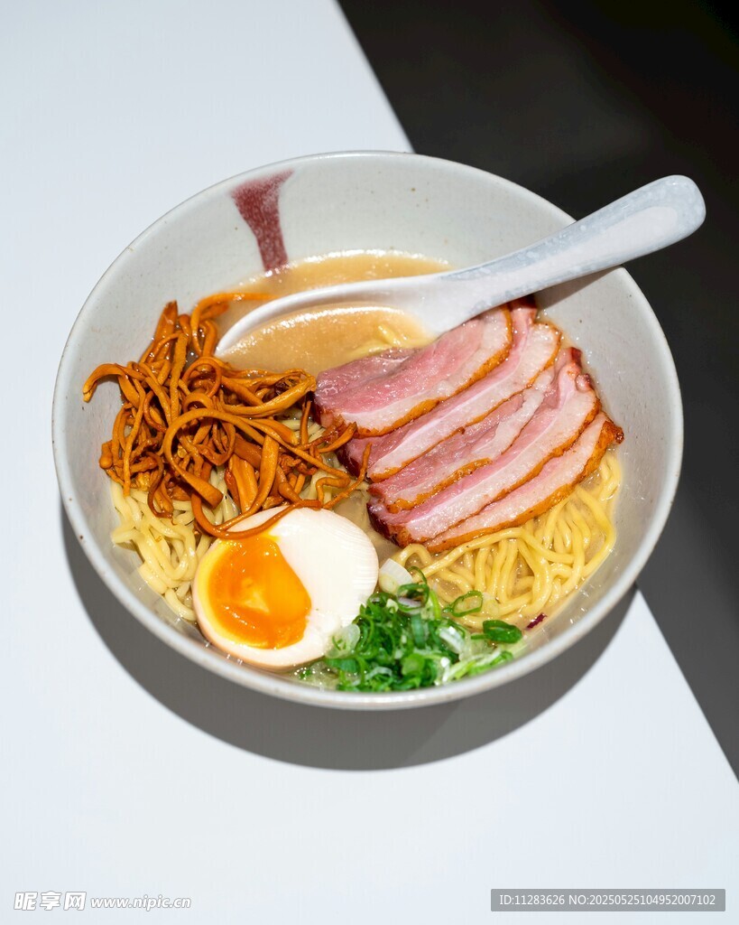美味日式拉面套餐展示