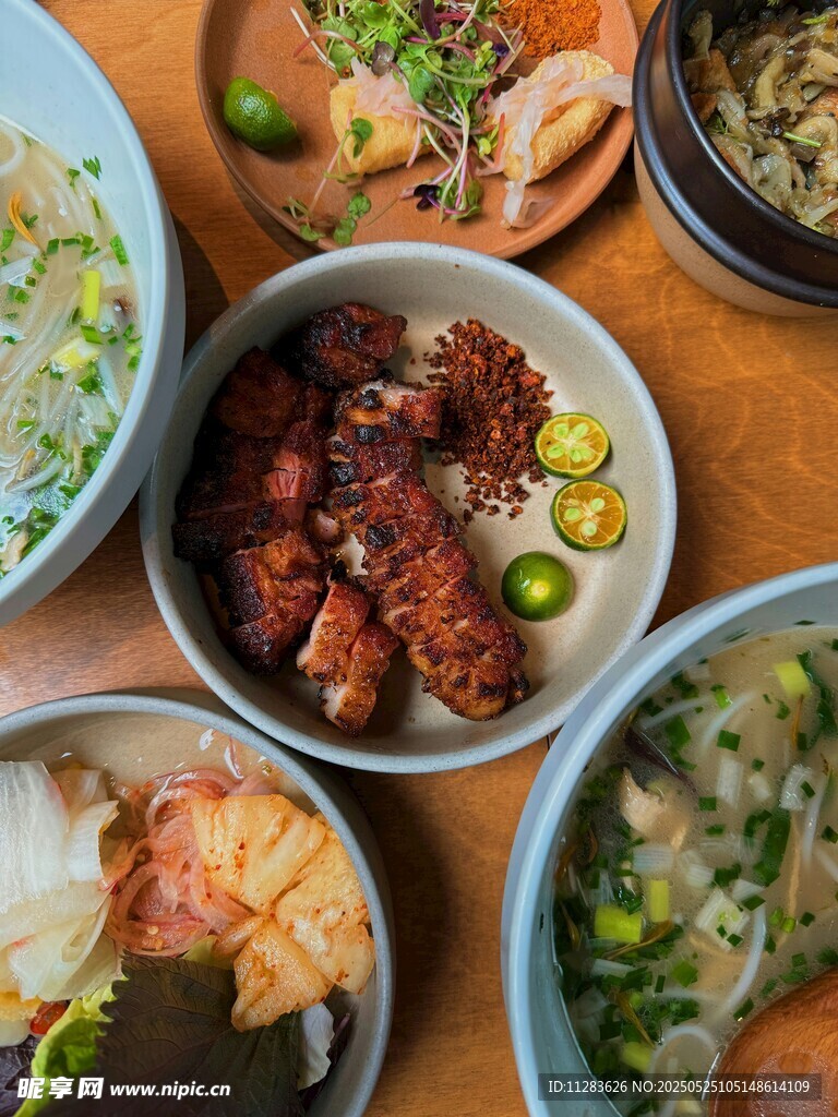 多样美味亚洲风味餐食