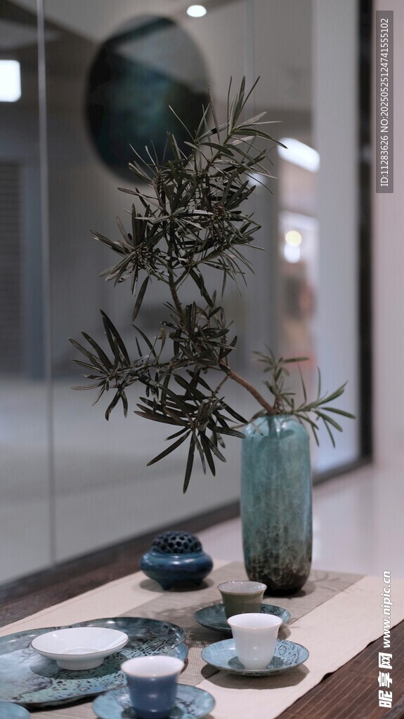 中式茶室雅致茶具与绿植