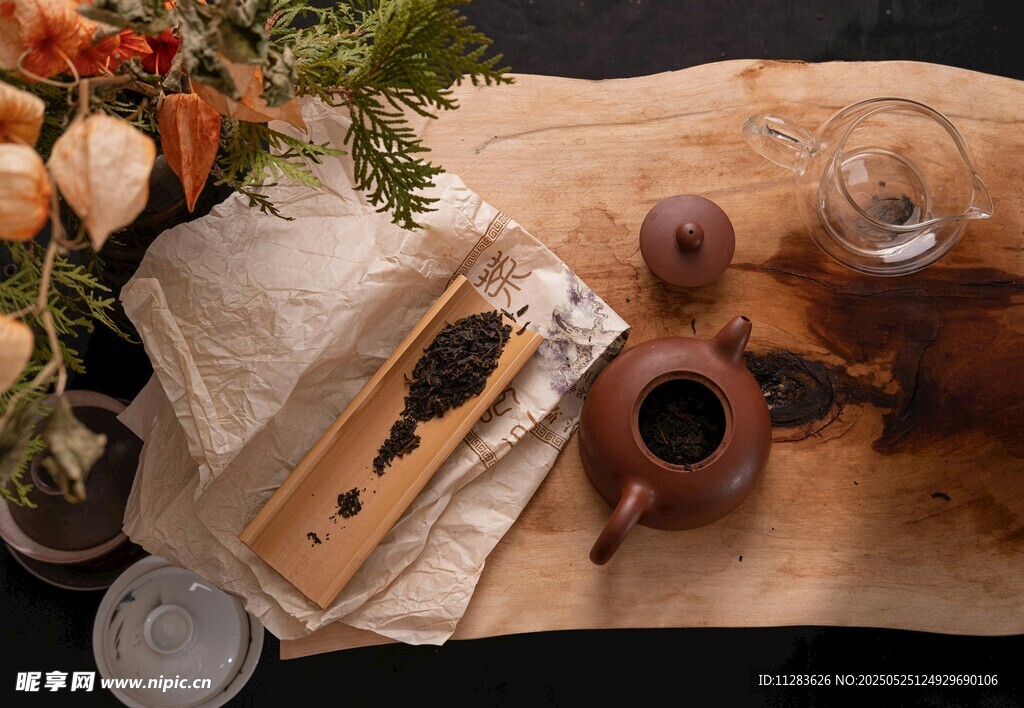 中式雅致茶具与自然摆件