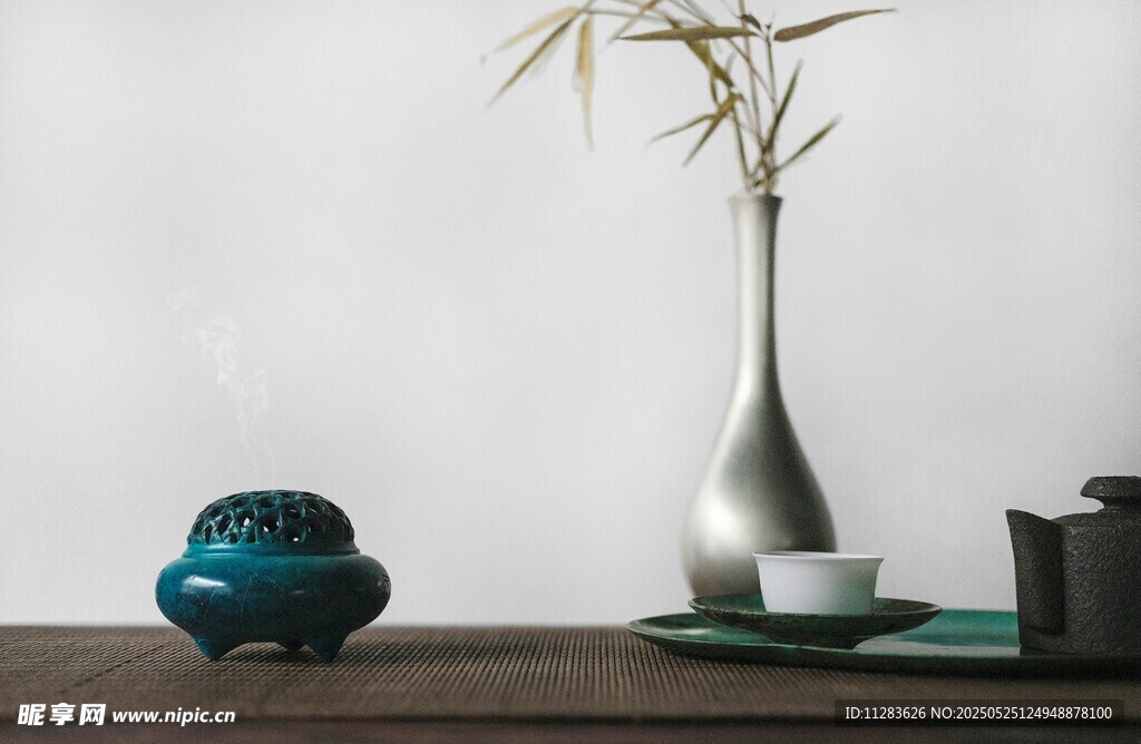中式雅致茶具与摆件组合