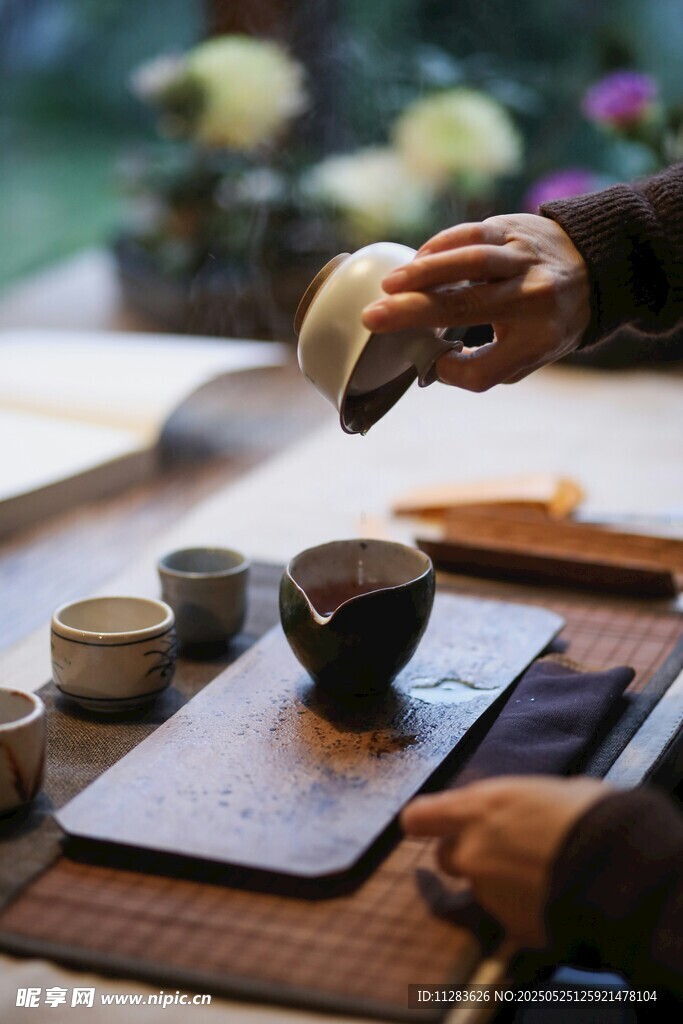 手冲香茗 尽显茶道雅韵