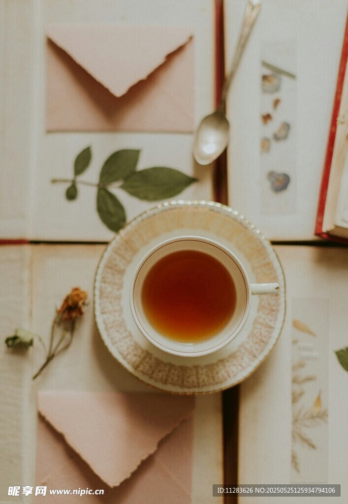 温馨茶歇时光与信件相伴