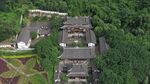 俯瞰古朴中式建筑群