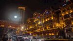 夜晚繁华街道的璀璨建筑