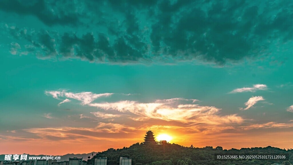夕阳下的建筑美景