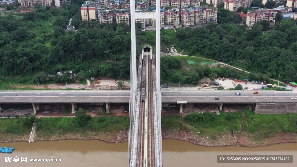 城市跨江大桥壮丽景观