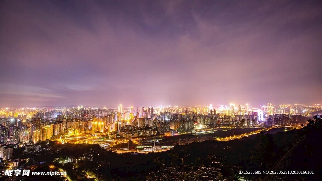 城市璀璨夜景俯瞰图