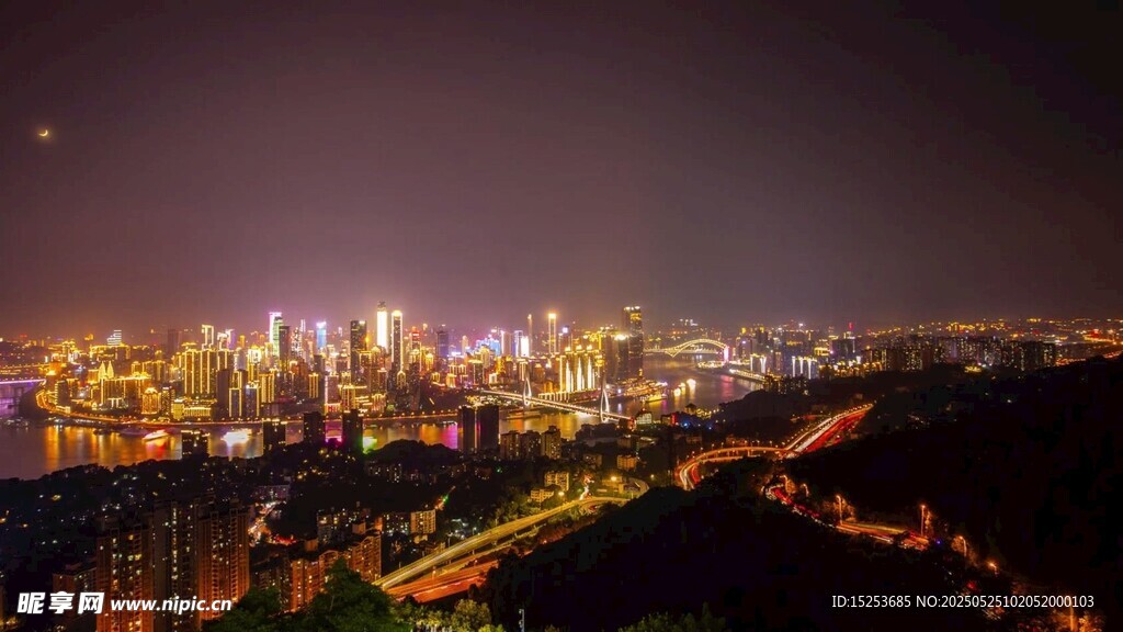 城市璀璨夜景俯瞰图