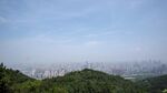 山顶俯瞰城市景观