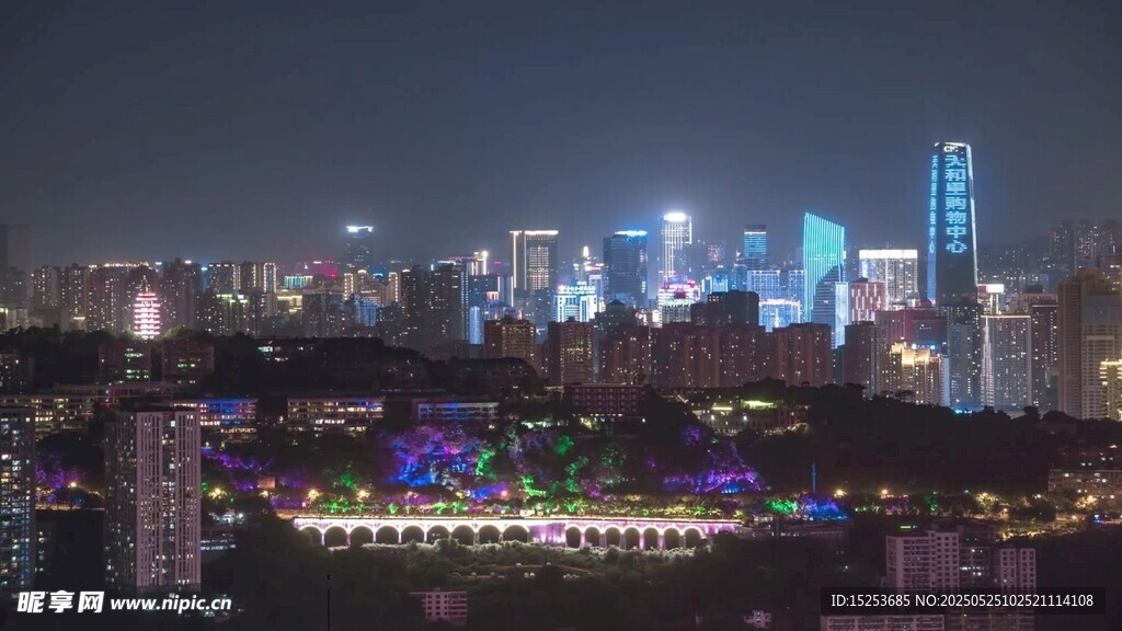 城市璀璨夜景俯瞰图