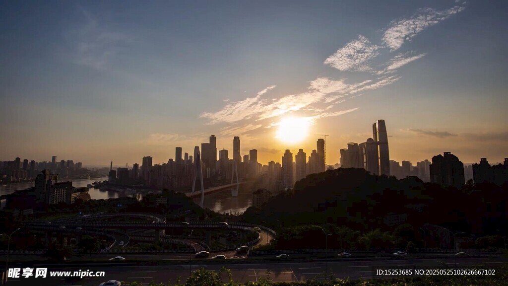 城市日出天际线美景