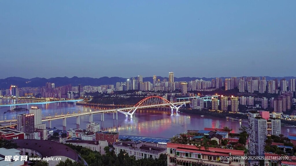 城市黄昏美景俯瞰