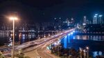 城市夜景中的璀璨交通要道