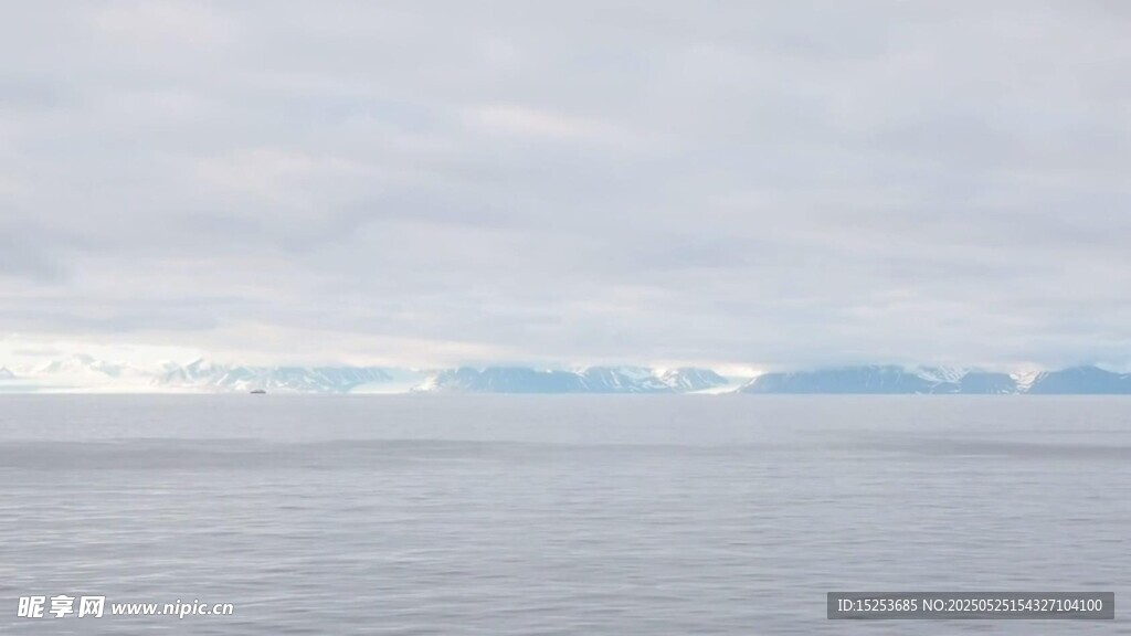 广阔海面与天际线景观