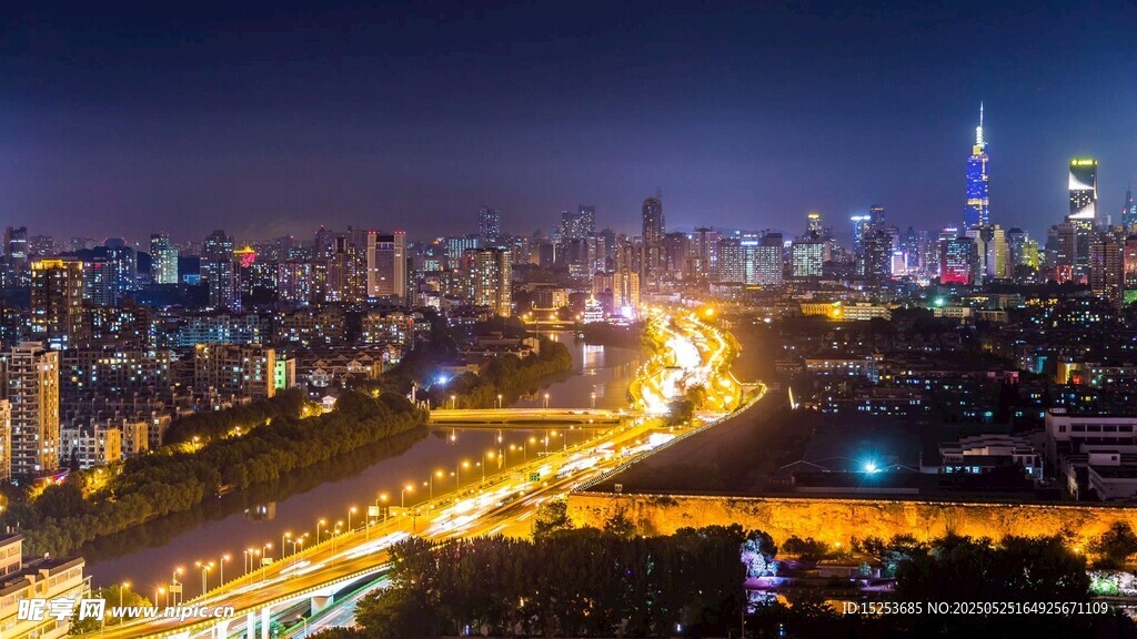 城市璀璨夜景俯瞰图
