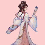 古风女子持书卷优雅而立