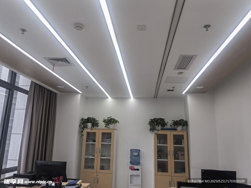 现代简约风格办公会议室