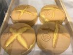 特色十字花纹面包展示