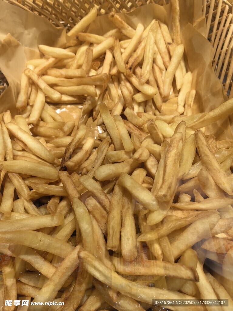 金黄酥脆炸薯条
