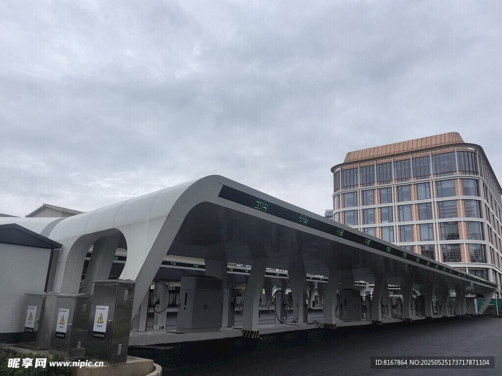 现代风格车站外观建筑