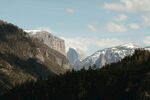 雪山森林壮丽自然景观
