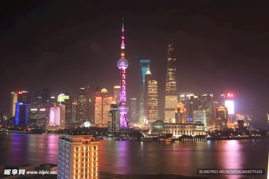 上海外滩璀璨夜景风光