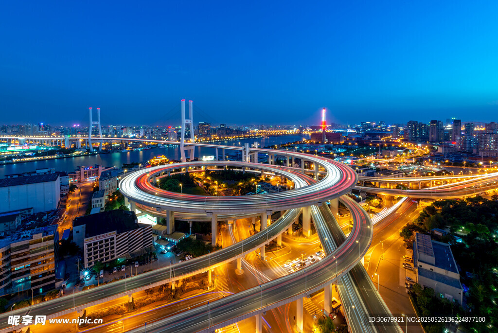 城市立交桥璀璨夜景