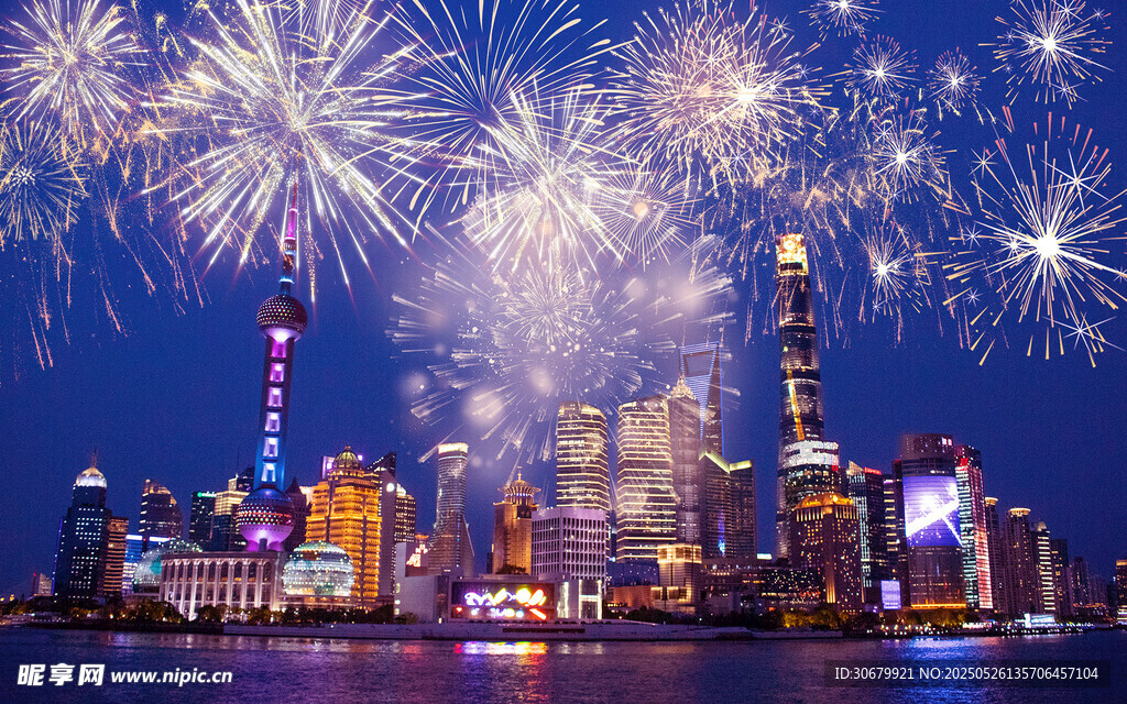 上海夜景烟花璀璨绽放