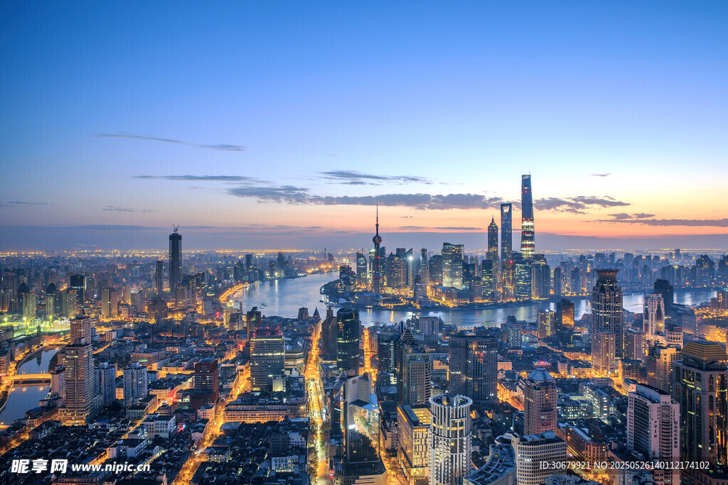 城市璀璨夜景俯瞰图