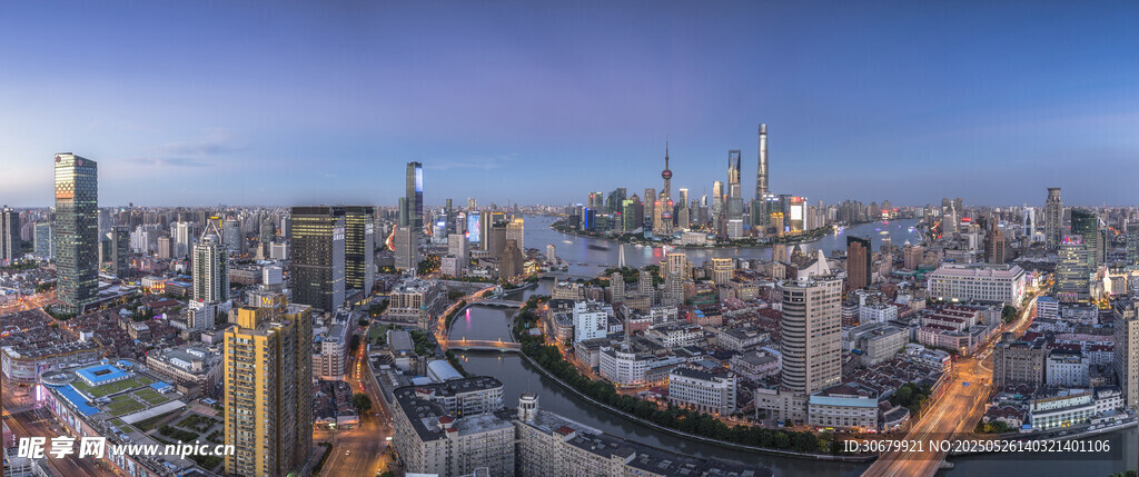 城市天际线俯瞰壮丽景观
