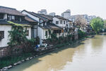 江南水乡沿河民居风景