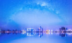城市湖畔璀璨夜景