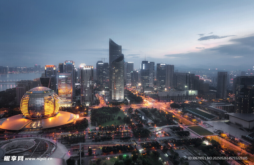 城市璀璨夜景俯瞰图