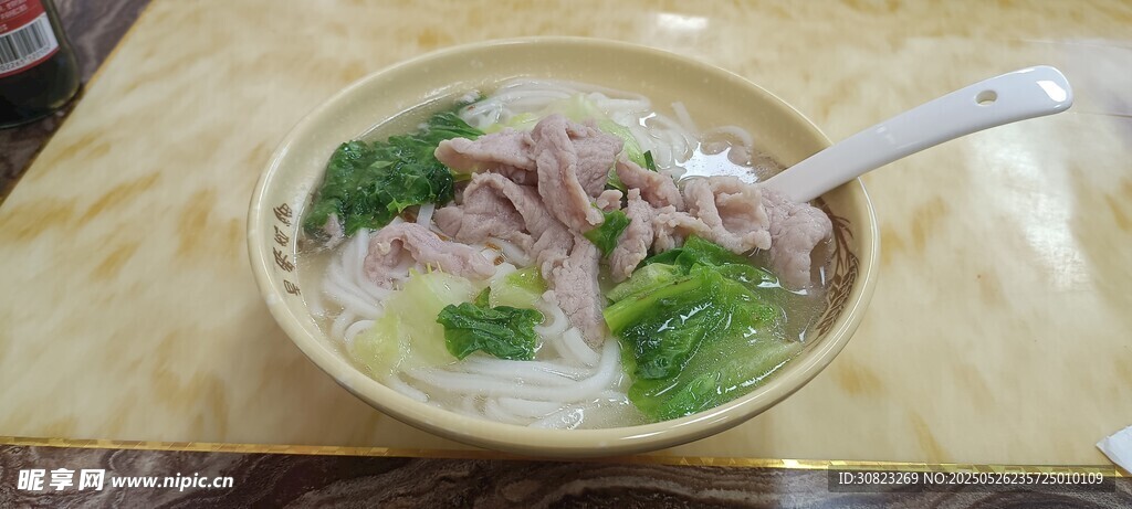 瘦肉猪肉片粿条汤河粉