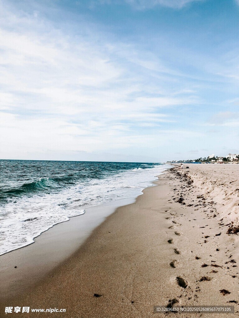美丽海滨沙滩海浪风景