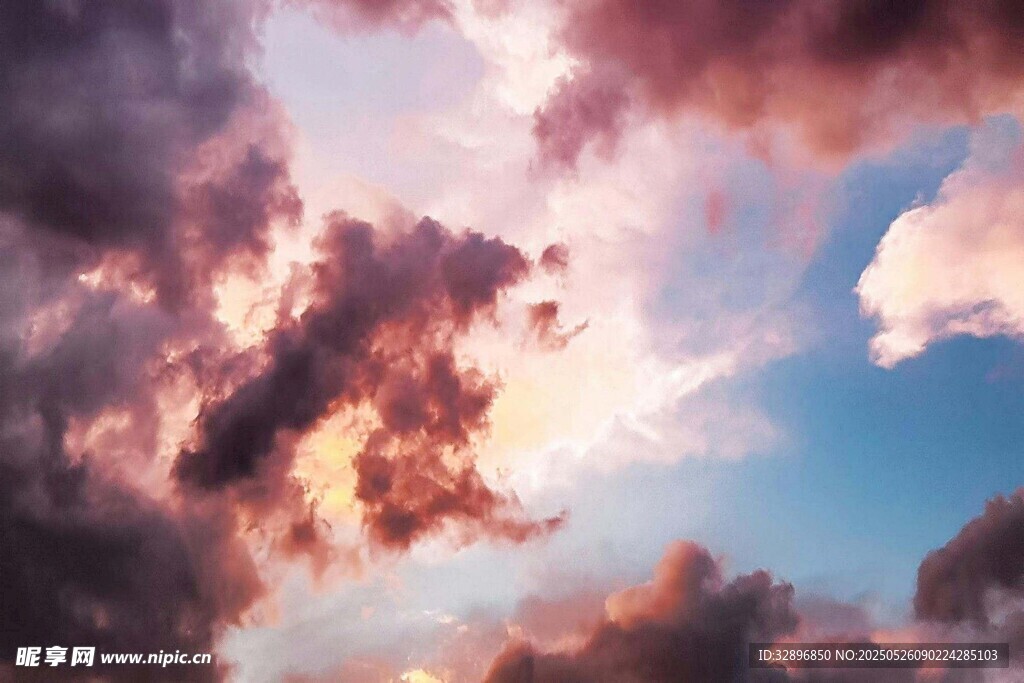 梦幻天空中的绚丽云彩