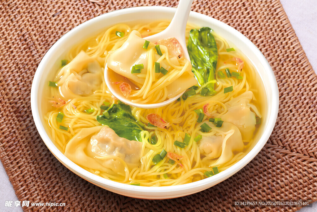 鲜香馄饨汤