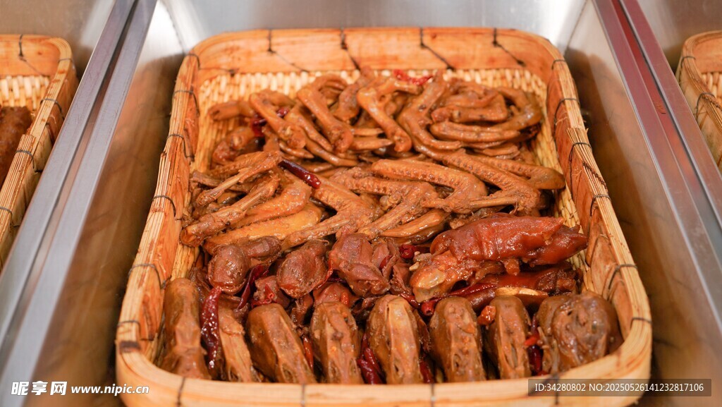 美味诱人的油炸大虾