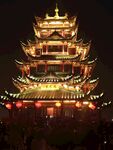 夜晚璀璨的中式古建筑