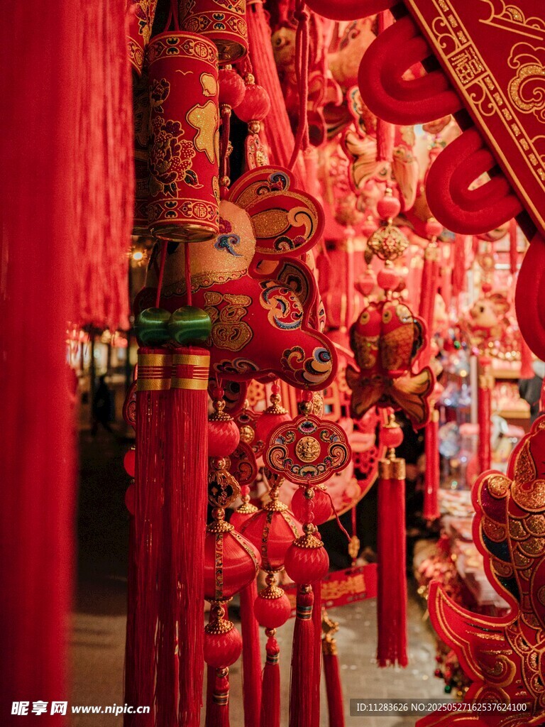 喜庆中国风红色挂饰陈列