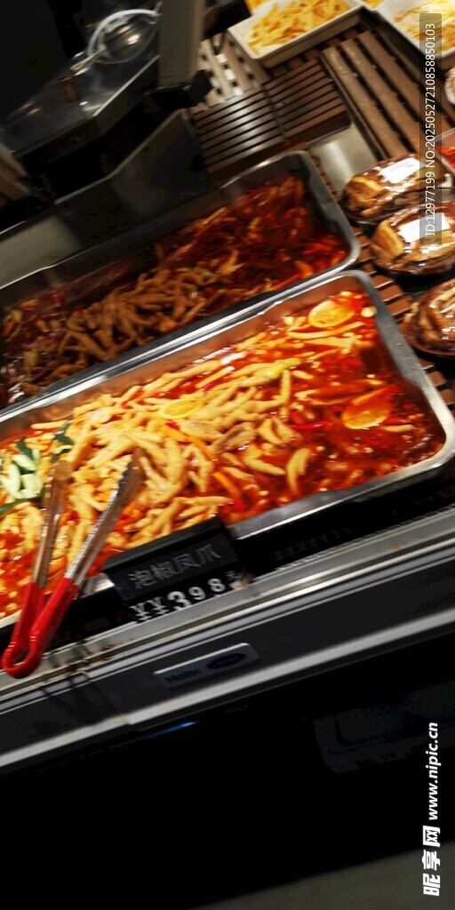 美味诱人的烤箱烤制食物