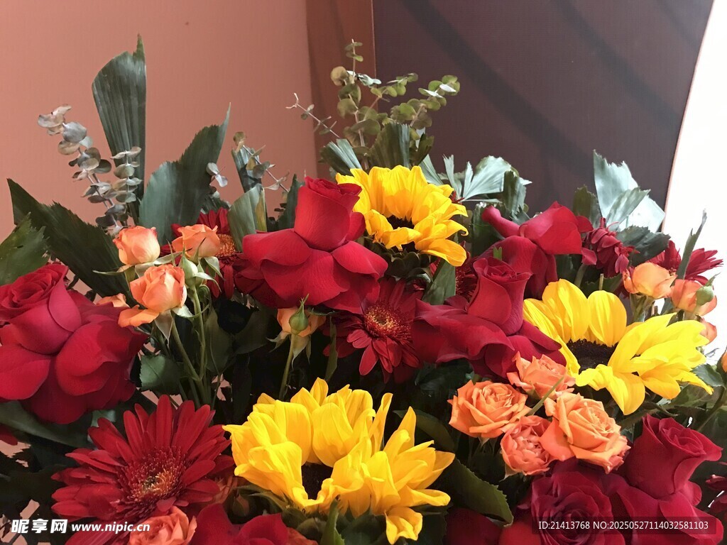 多彩鲜花组合