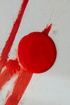 红色颜料滴洒艺术画面