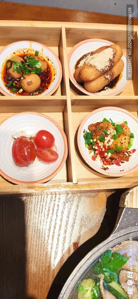多样寿司拼盘展示