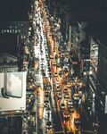 城市夜晚拥堵的车水马龙