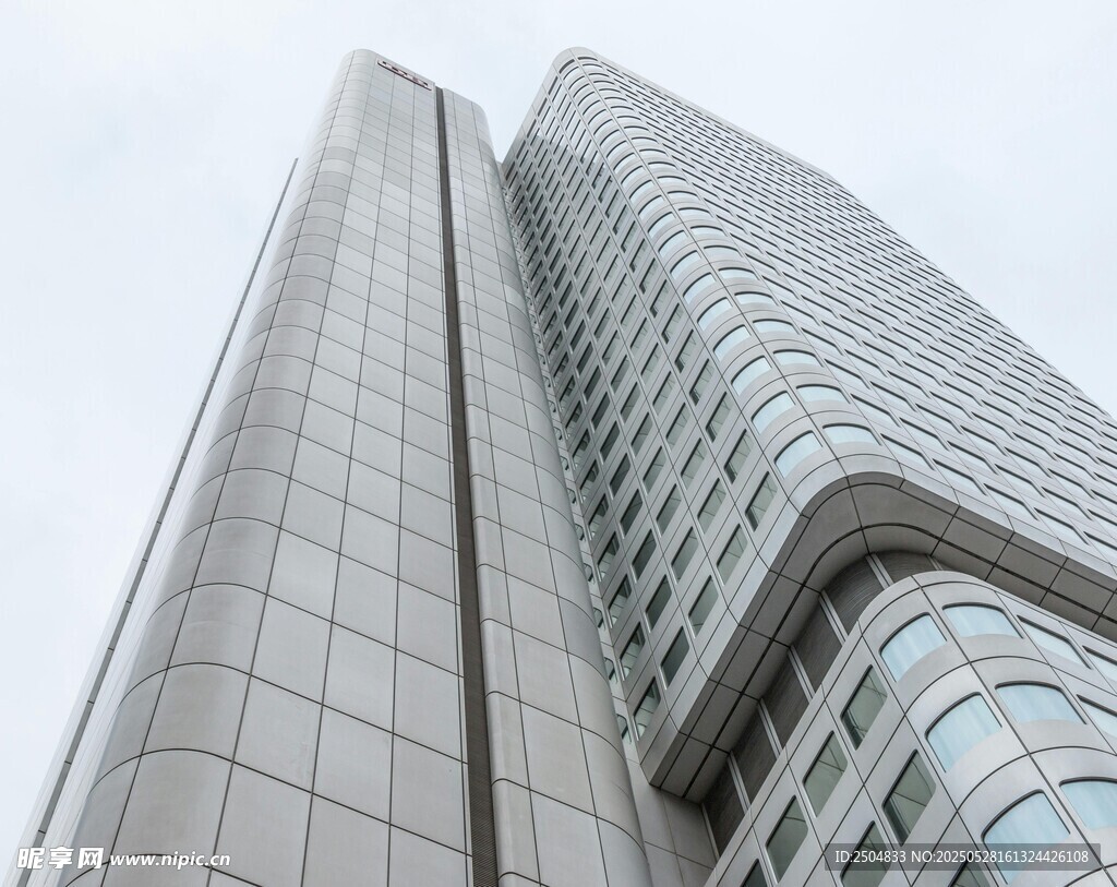 现代摩天大楼外观特写