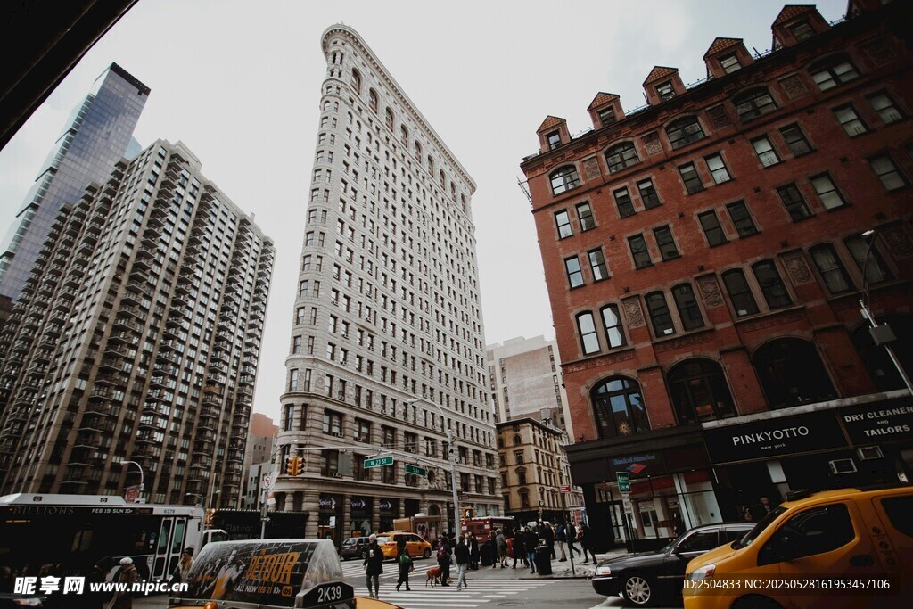 纽约街头的繁华建筑景观