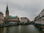 欧洲河畔城市建筑风景