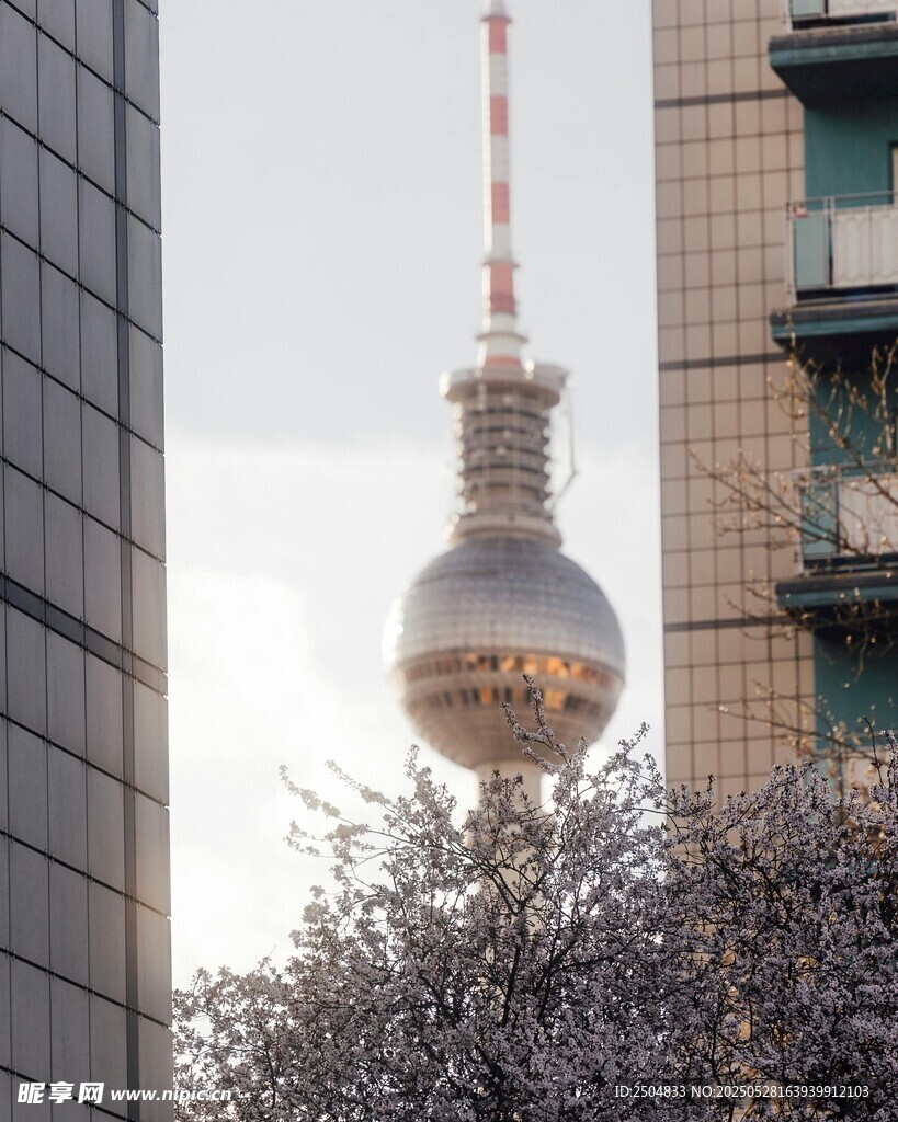 柏林电视塔与城市建筑景观